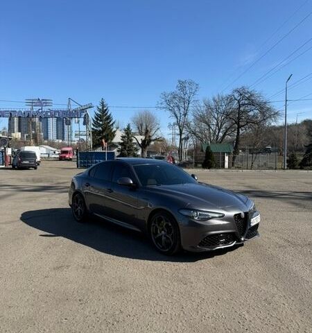 Сірий Альфа Ромео Джулія, об'ємом двигуна 2 л та пробігом 66 тис. км за 19200 $, фото 12 на Automoto.ua