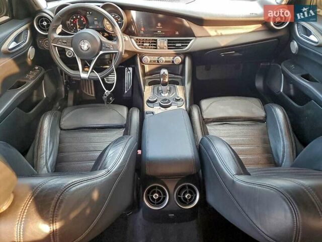 Серый Альфа Ромео Джулия, объемом двигателя 2 л и пробегом 79 тыс. км за 5300 $, фото 7 на Automoto.ua