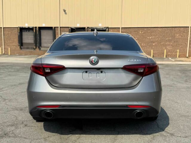 Сірий Альфа Ромео Джулія, об'ємом двигуна 2 л та пробігом 35 тис. км за 5000 $, фото 5 на Automoto.ua