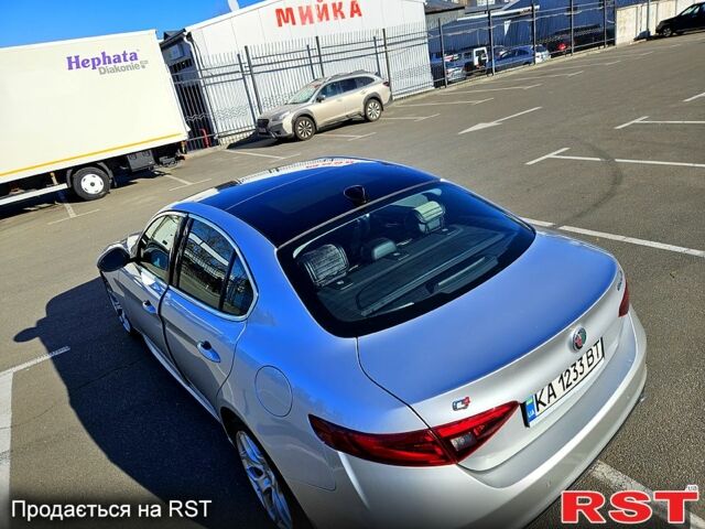 Сірий Альфа Ромео Джулія, об'ємом двигуна 2 л та пробігом 66 тис. км за 21500 $, фото 10 на Automoto.ua