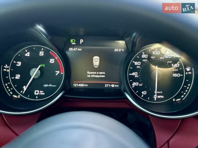 Альфа Ромео Джулия 2018 в Полтаве на Automoto.ua Серый Альфа Ромео Джулия, объемом двигателя 2 л и пробегом 121 тыс. км за 21900 $, фото 19 на Automoto.ua