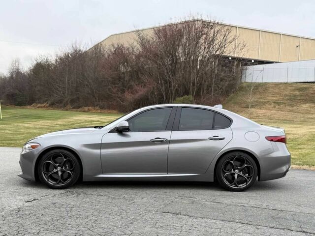 Серый Альфа Ромео Джулия, объемом двигателя 2 л и пробегом 33 тыс. км за 7300 $, фото 3 на Automoto.ua