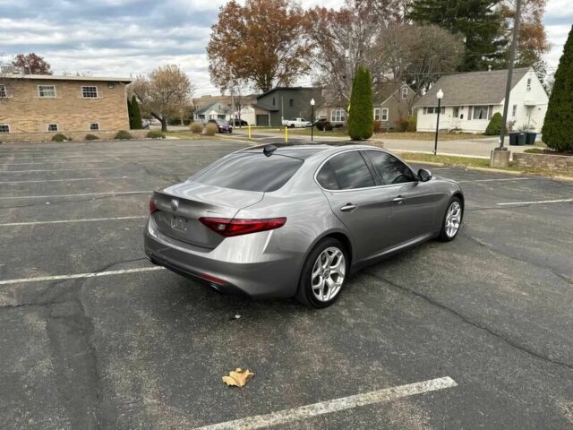 Серый Альфа Ромео Джулия, объемом двигателя 2 л и пробегом 31 тыс. км за 5000 $, фото 6 на Automoto.ua