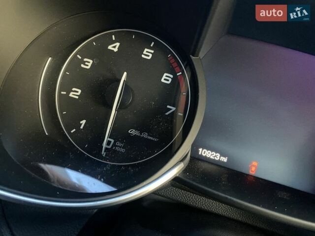 Серый Альфа Ромео Джулия, объемом двигателя 2 л и пробегом 66 тыс. км за 25000 $, фото 11 на Automoto.ua
