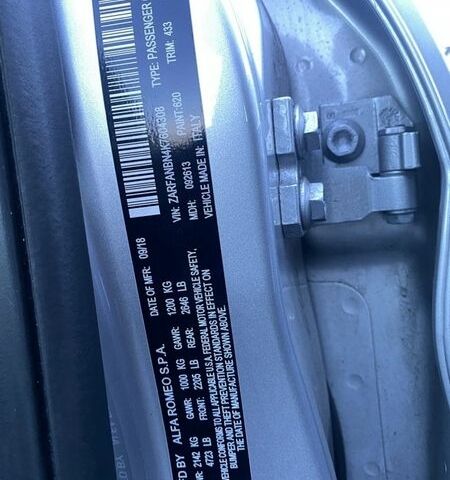 Серый Альфа Ромео Джулия, объемом двигателя 2 л и пробегом 66 тыс. км за 25000 $, фото 12 на Automoto.ua