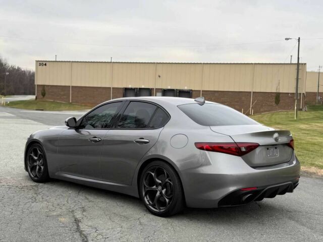 Серый Альфа Ромео Джулия, объемом двигателя 2 л и пробегом 33 тыс. км за 7300 $, фото 4 на Automoto.ua