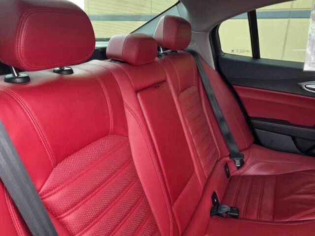 Серый Альфа Ромео Джулия, объемом двигателя 2 л и пробегом 30 тыс. км за 7300 $, фото 12 на Automoto.ua