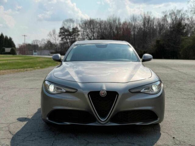 Сірий Альфа Ромео Джулія, об'ємом двигуна 2 л та пробігом 35 тис. км за 5000 $, фото 1 на Automoto.ua