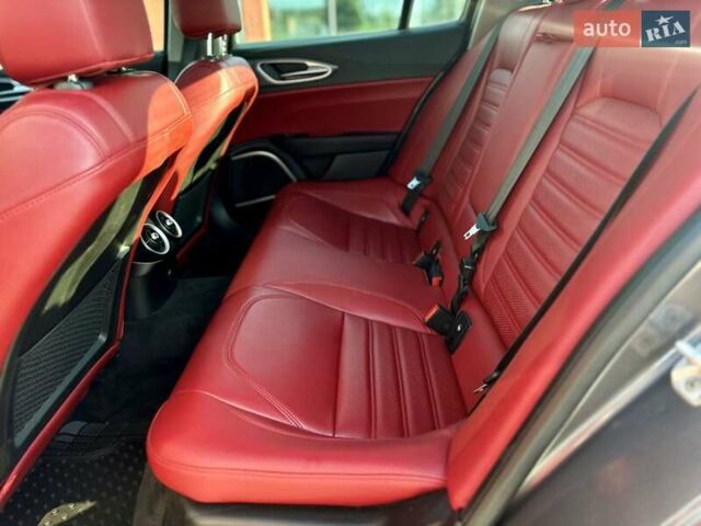 Альфа Ромео Джулия 2018 в Полтаве на Automoto.ua Серый Альфа Ромео Джулия, объемом двигателя 2 л и пробегом 121 тыс. км за 21900 $, фото 11 на Automoto.ua