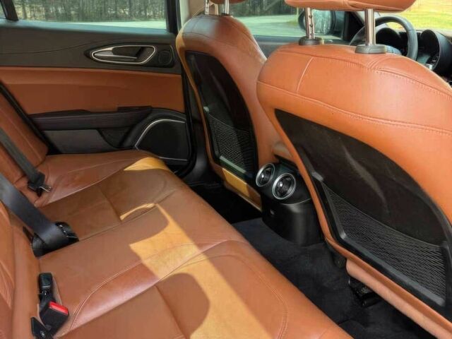 Сірий Альфа Ромео Джулія, об'ємом двигуна 2 л та пробігом 35 тис. км за 5000 $, фото 12 на Automoto.ua