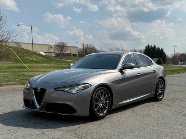 Сірий Альфа Ромео Джулія, об'ємом двигуна 2 л та пробігом 35 тис. км за 5000 $, фото 2 на Automoto.ua