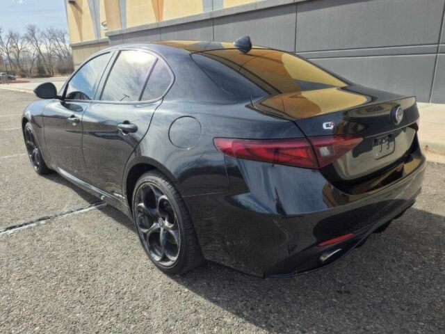 Серый Альфа Ромео Джулия, объемом двигателя 2 л и пробегом 30 тыс. км за 7300 $, фото 4 на Automoto.ua