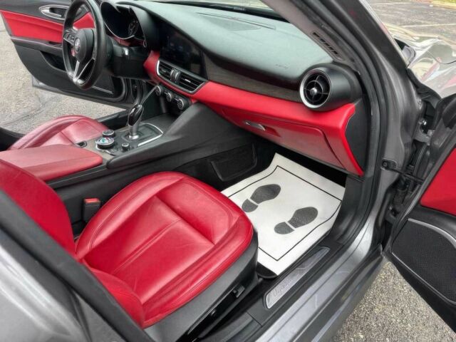 Серый Альфа Ромео Джулия, объемом двигателя 2 л и пробегом 31 тыс. км за 5000 $, фото 8 на Automoto.ua