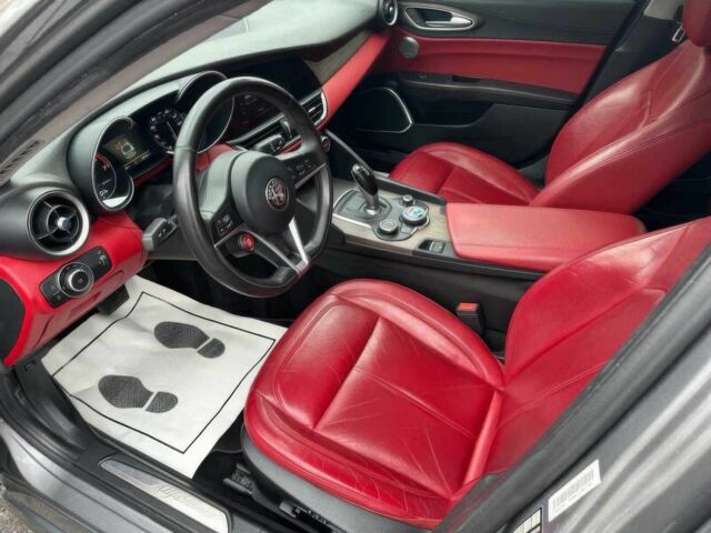 Серый Альфа Ромео Джулия, объемом двигателя 2 л и пробегом 31 тыс. км за 5000 $, фото 9 на Automoto.ua