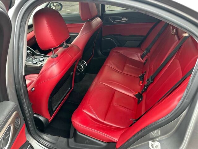 Серый Альфа Ромео Джулия, объемом двигателя 2 л и пробегом 31 тыс. км за 5000 $, фото 11 на Automoto.ua