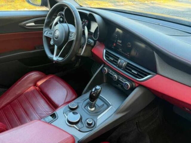 Серый Альфа Ромео Джулия, объемом двигателя 2 л и пробегом 66 тыс. км за 5500 $, фото 11 на Automoto.ua