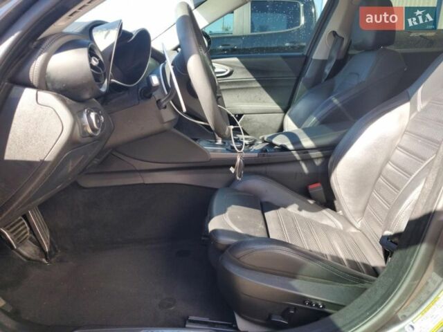 Сірий Альфа Ромео Джулія, об'ємом двигуна 2 л та пробігом 80 тис. км за 4500 $, фото 6 на Automoto.ua