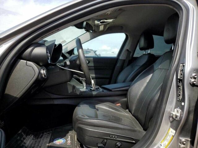 Серый Альфа Ромео Джулия, объемом двигателя 2 л и пробегом 43 тыс. км за 3700 $, фото 6 на Automoto.ua