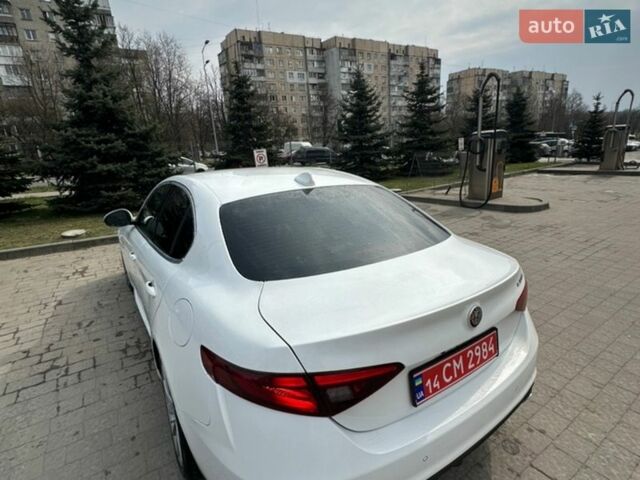 Серый Альфа Ромео Джулия, объемом двигателя 1.98 л и пробегом 203 тыс. км за 19950 $, фото 27 на Automoto.ua