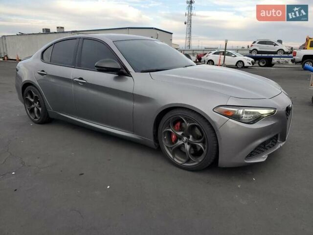 Сірий Альфа Ромео Джулія, об'ємом двигуна 2 л та пробігом 96 тис. км за 6100 $, фото 3 на Automoto.ua