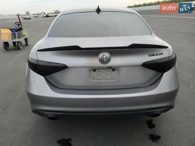Сірий Альфа Ромео Джулія, об'ємом двигуна 2 л та пробігом 96 тис. км за 6100 $, фото 5 на Automoto.ua