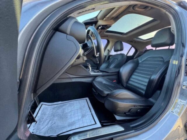 Серый Альфа Ромео Джулия, объемом двигателя 2 л и пробегом 35 тыс. км за 17300 $, фото 6 на Automoto.ua