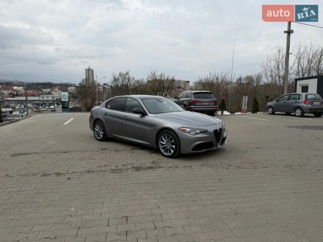 Сірий Альфа Ромео Джулія, об'ємом двигуна 2 л та пробігом 60 тис. км за 20700 $, фото 1 на Automoto.ua