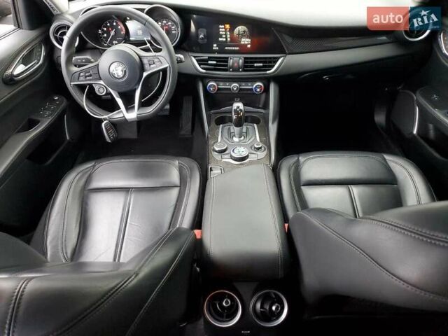 Сірий Альфа Ромео Джулія, об'ємом двигуна 2 л та пробігом 96 тис. км за 6100 $, фото 7 на Automoto.ua