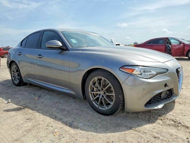 Серый Альфа Ромео Джулия, объемом двигателя 2 л и пробегом 43 тыс. км за 3700 $, фото 3 на Automoto.ua