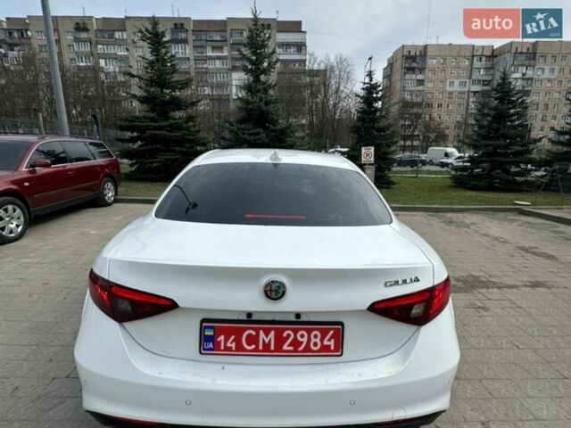 Серый Альфа Ромео Джулия, объемом двигателя 1.98 л и пробегом 203 тыс. км за 19950 $, фото 21 на Automoto.ua