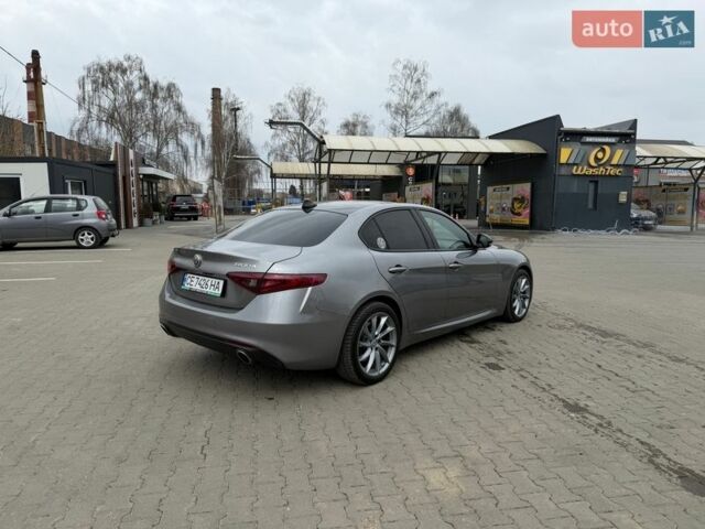 Сірий Альфа Ромео Джулія, об'ємом двигуна 2 л та пробігом 60 тис. км за 20700 $, фото 5 на Automoto.ua