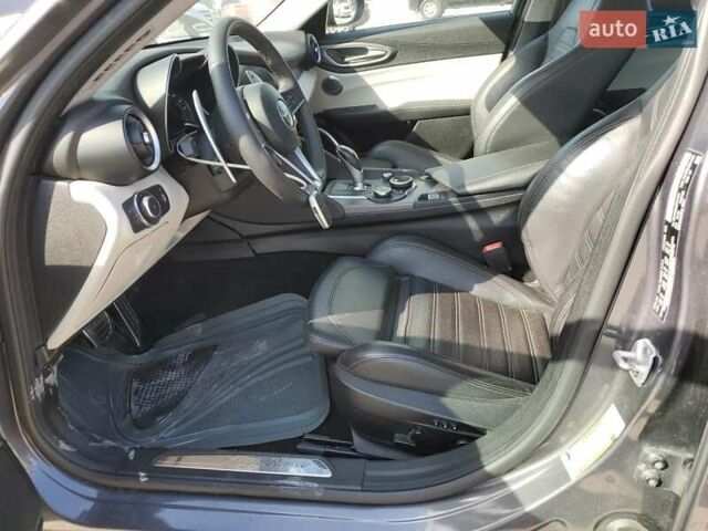 Альфа Ромео Джулия 2019 в Львове на Automoto.ua Серый Альфа Ромео Джулия, объемом двигателя 2 л и пробегом 24 тыс. км за 5620 $, фото 6 на Automoto.ua