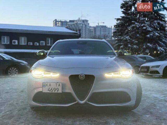 Серый Альфа Ромео Джулия, объемом двигателя 2 л и пробегом 102 тыс. км за 26800 $, фото 3 на Automoto.ua