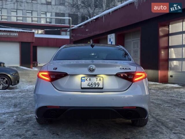 Серый Альфа Ромео Джулия, объемом двигателя 2 л и пробегом 102 тыс. км за 26800 $, фото 22 на Automoto.ua