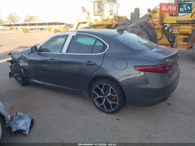 Сірий Альфа Ромео Джулія, об'ємом двигуна 0 л та пробігом 71 тис. км за 9500 $, фото 2 на Automoto.ua