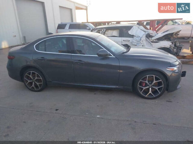 Сірий Альфа Ромео Джулія, об'ємом двигуна 0 л та пробігом 71 тис. км за 9500 $, фото 1 на Automoto.ua