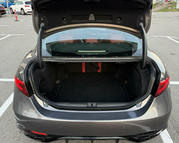 Серый Альфа Ромео Джулия, объемом двигателя 2 л и пробегом 50 тыс. км за 19500 $, фото 12 на Automoto.ua