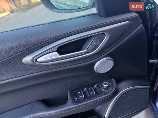 Синий Альфа Ромео Джулия, объемом двигателя 2 л и пробегом 119 тыс. км за 16999 $, фото 2 на Automoto.ua