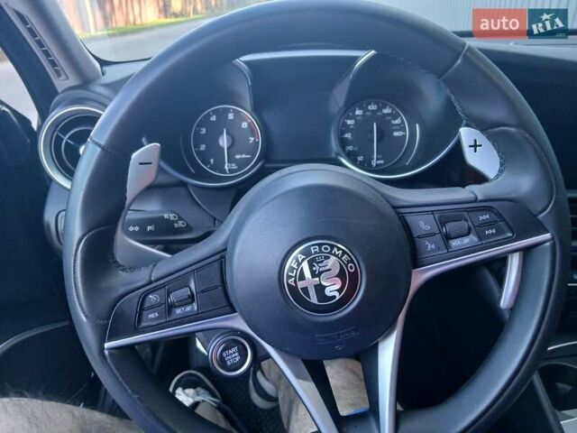 Синий Альфа Ромео Джулия, объемом двигателя 2 л и пробегом 119 тыс. км за 16999 $, фото 6 на Automoto.ua