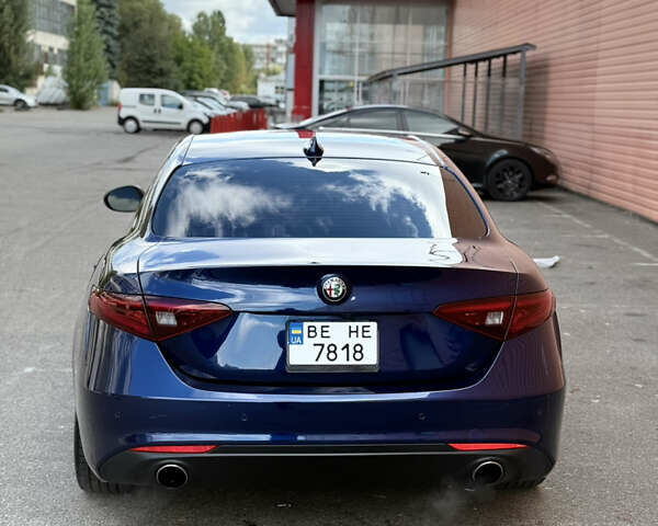 Синий Альфа Ромео Джулия, объемом двигателя 2 л и пробегом 98 тыс. км за 18700 $, фото 10 на Automoto.ua