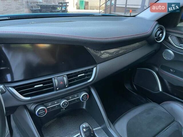 Синий Альфа Ромео Джулия, объемом двигателя 2 л и пробегом 117 тыс. км за 22500 $, фото 12 на Automoto.ua