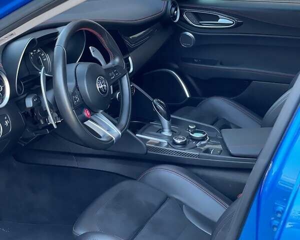 Синий Альфа Ромео Джулия, объемом двигателя 2 л и пробегом 117 тыс. км за 22500 $, фото 7 на Automoto.ua