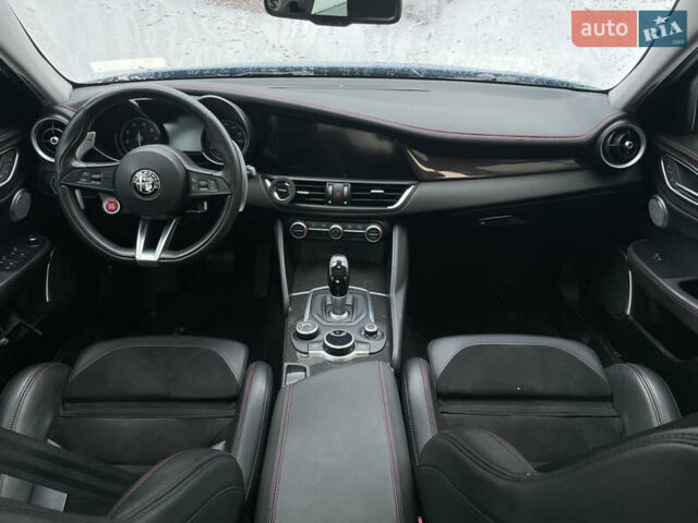 Синій Альфа Ромео Джулія, об'ємом двигуна 2 л та пробігом 128 тис. км за 20999 $, фото 8 на Automoto.ua