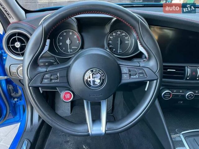 Синий Альфа Ромео Джулия, объемом двигателя 2 л и пробегом 117 тыс. км за 22500 $, фото 13 на Automoto.ua