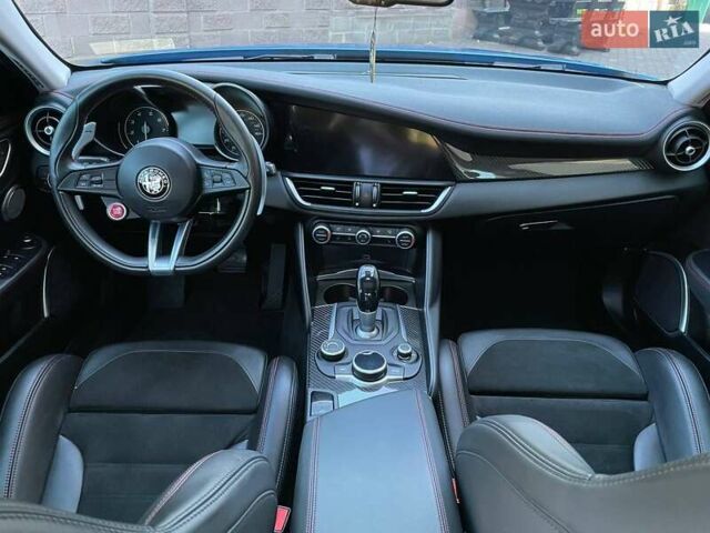 Синий Альфа Ромео Джулия, объемом двигателя 2 л и пробегом 117 тыс. км за 22500 $, фото 8 на Automoto.ua