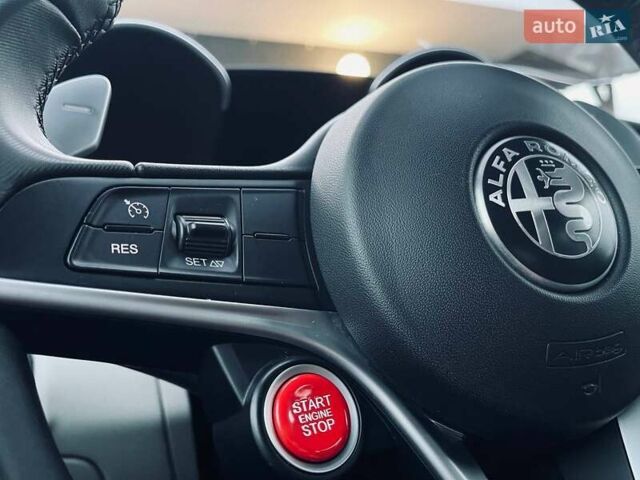Синій Альфа Ромео Джулія, об'ємом двигуна 2 л та пробігом 122 тис. км за 16999 $, фото 9 на Automoto.ua