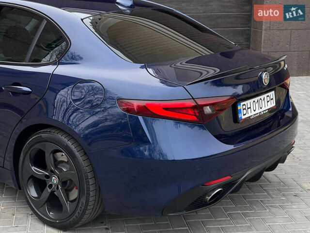 Синій Альфа Ромео Джулія, об'ємом двигуна 2 л та пробігом 126 тис. км за 19650 $, фото 3 на Automoto.ua