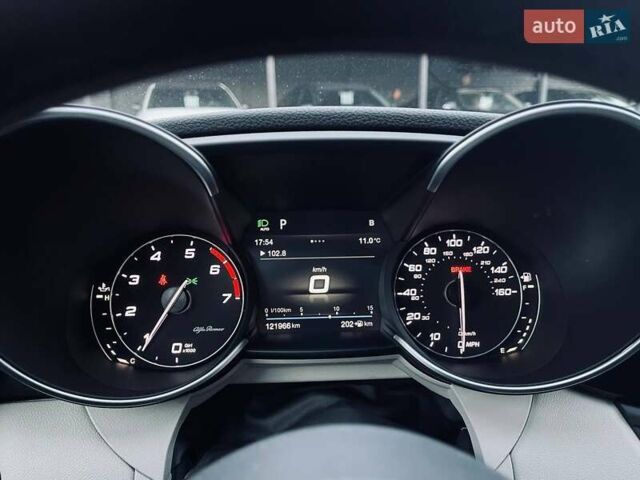 Синій Альфа Ромео Джулія, об'ємом двигуна 2 л та пробігом 122 тис. км за 16999 $, фото 7 на Automoto.ua