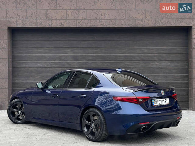 Синій Альфа Ромео Джулія, об'ємом двигуна 2 л та пробігом 126 тис. км за 19650 $, фото 2 на Automoto.ua