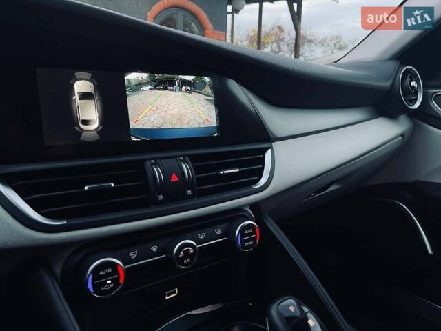 Синій Альфа Ромео Джулія, об'ємом двигуна 2 л та пробігом 122 тис. км за 16999 $, фото 18 на Automoto.ua